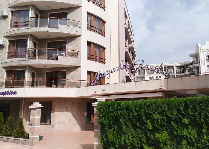 Apartment 102 Magnolia Gardens Sunny