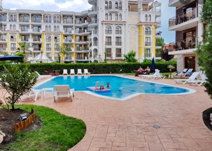 102 Magnolia Gardens Sunny Apartment *